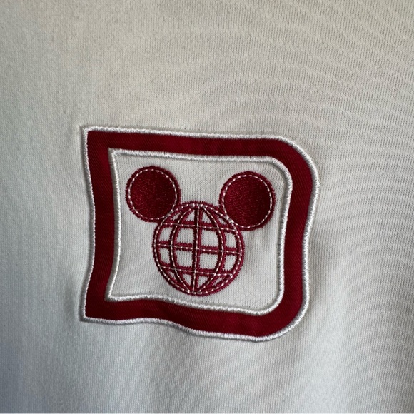 Disney World Christmas Holidays 2023 Women Embroidered Cream Red Pullover Sz L - Picture 3 of 8
